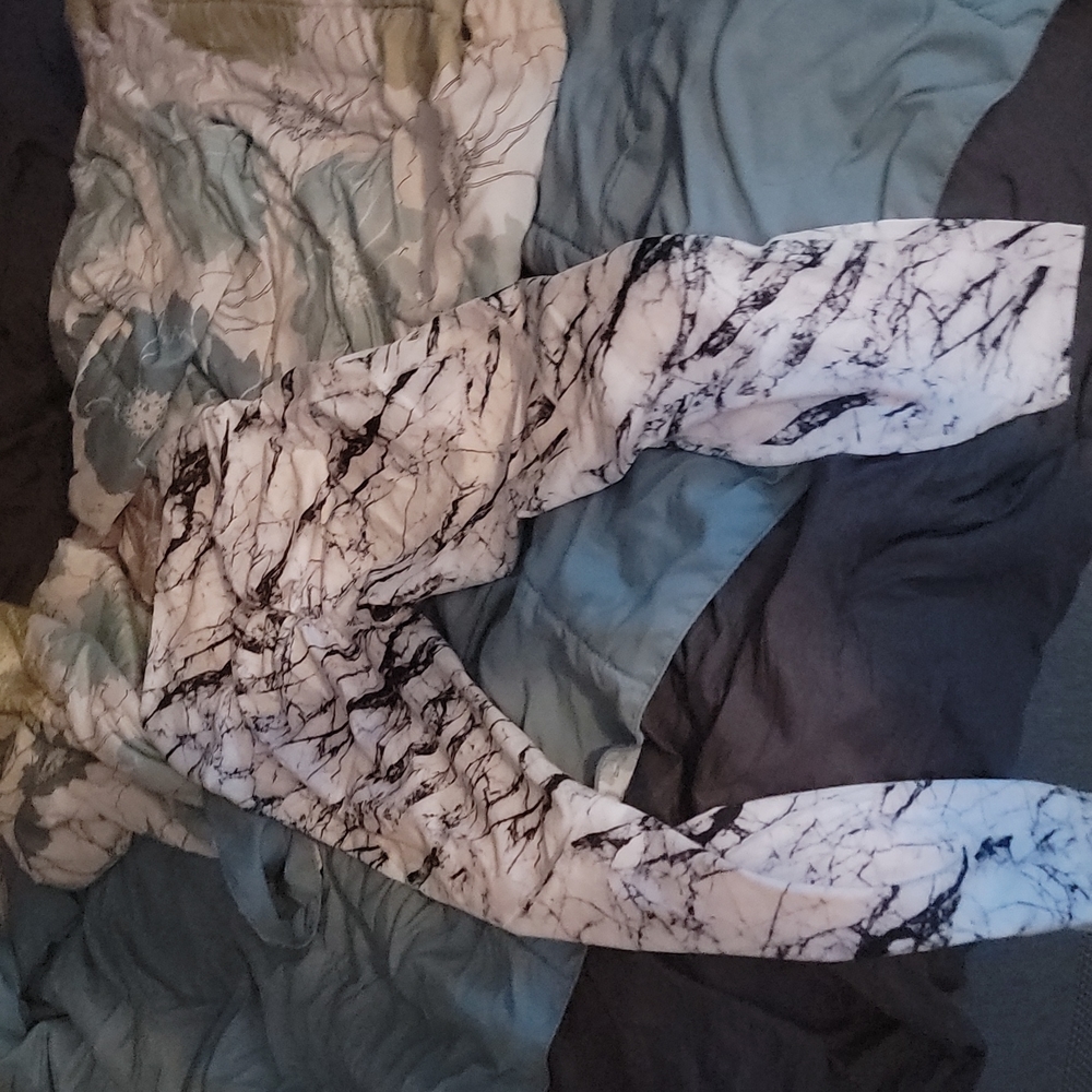 Marble patrern scrunch butt leggings